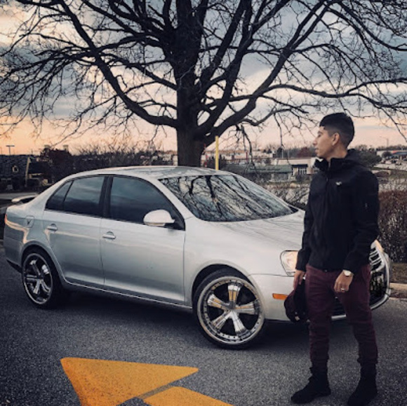 Meet your Posher, Alex - Picture 1 of 1